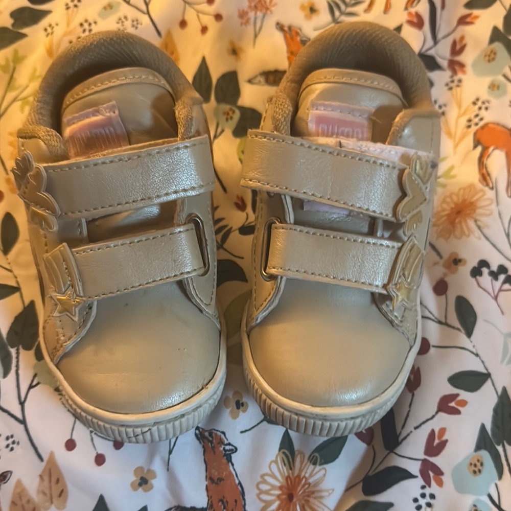 Puma Gold Sneakers with Velcro Straps